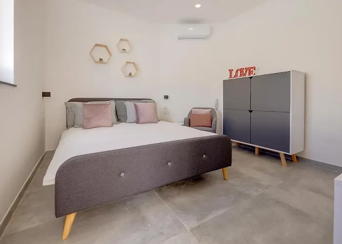 Perfect Location, Cosy 1Br Apartment